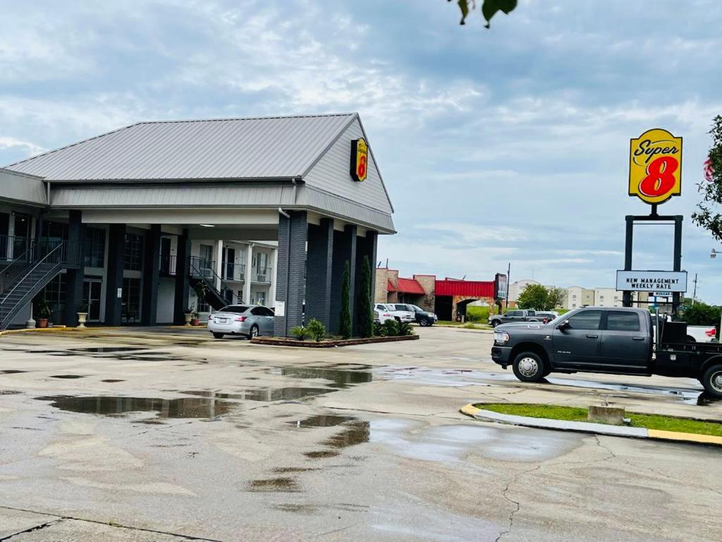Super 8 By Wyndham Motel New Iberia