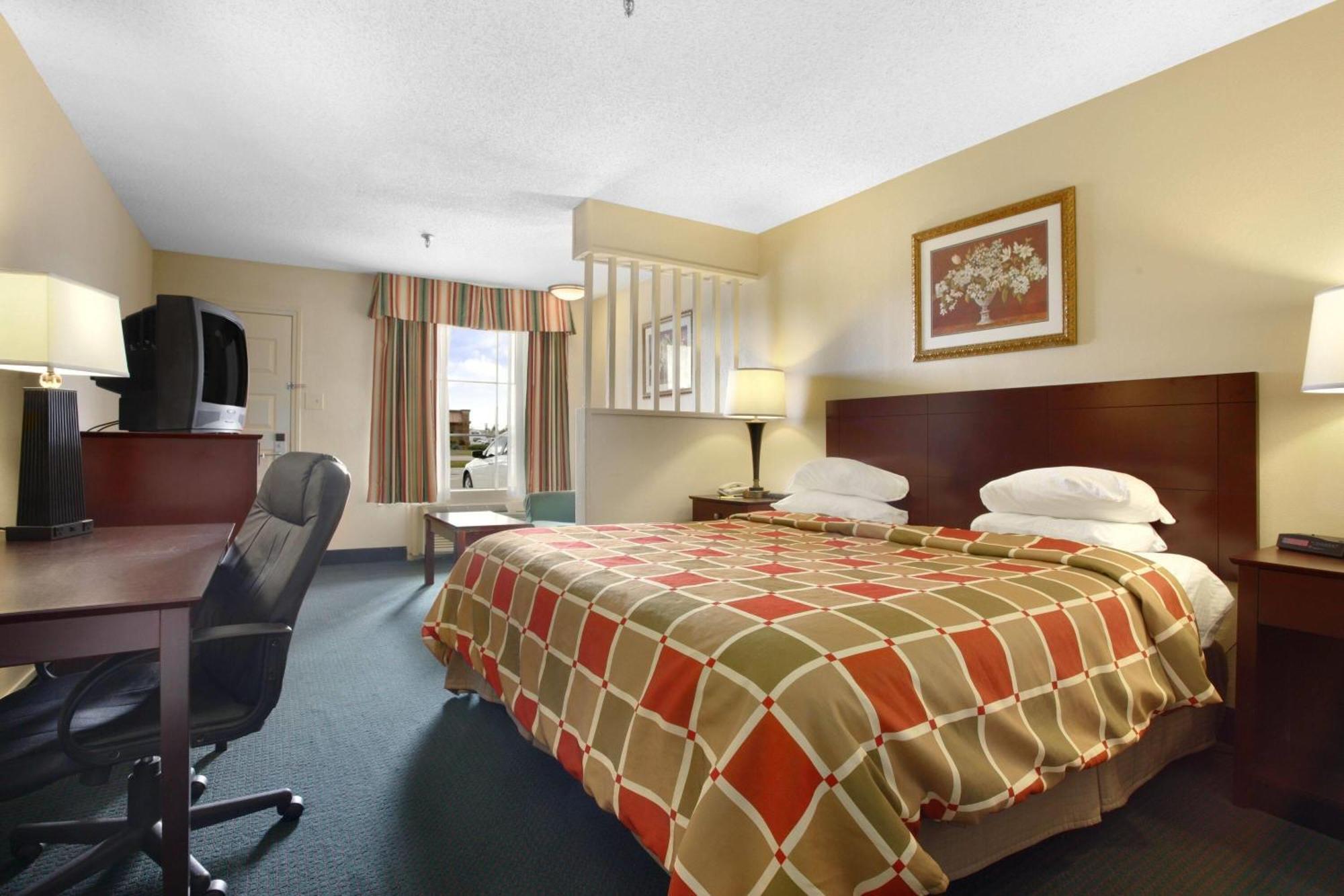 Super 8 By Wyndham Motel