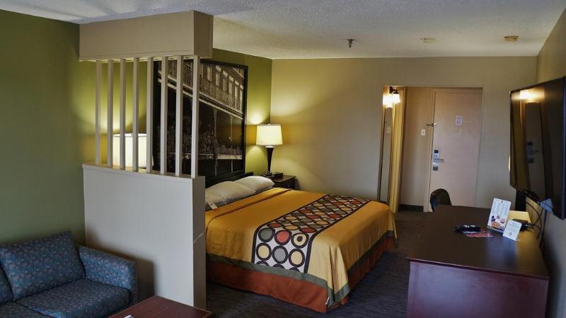 Super 8 By Wyndham Motel